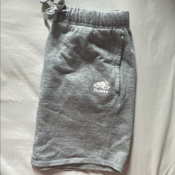 Roots Skirt - Picture 1 of 3